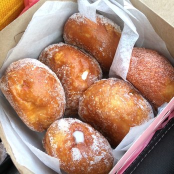 Leonard's Bakery - Original, lihing, haupia, guava, custard, mac nut - Bakeries Near Me - Honolulu, Hawaii Leonard's Bakery - Original, lihing, haupia, guava, custard, mac nut - Bakeries Near Me - Honolulu, Hawaii