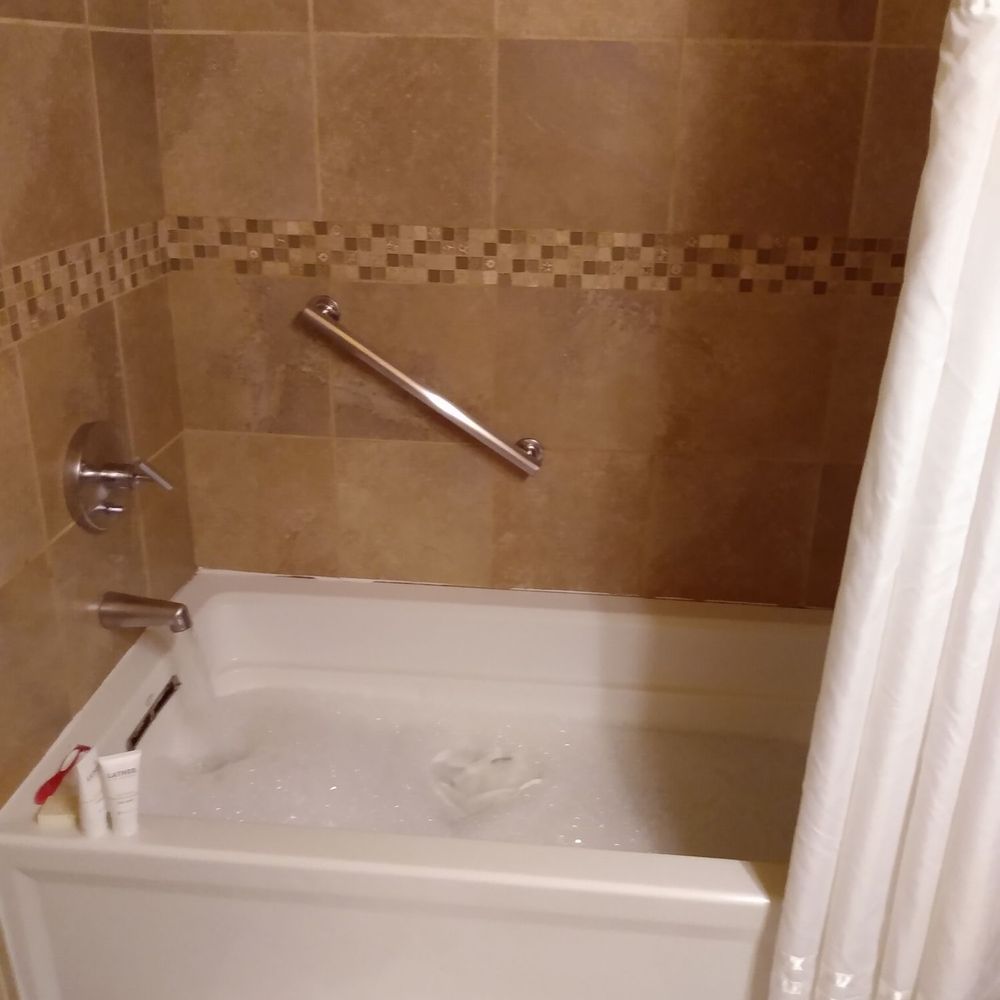Las Palomas - The tub - Hotels Near Me - Santa Fe, New Mexico Las Palomas - The tub - Hotels Near Me - Santa Fe, New Mexico