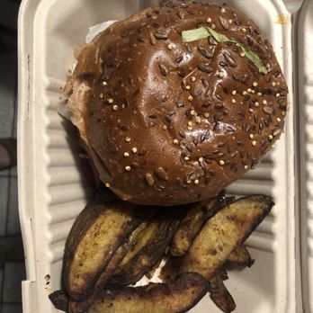PS Green Restaurant - Lentil-Beet & Walnuts Burger - Vegan Near Me - Lauderdale, Florida