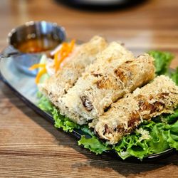 Net fried spring rolls