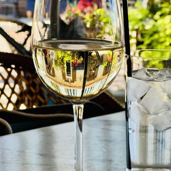 Armando's - Wine - Pizza Near Me - Winter Park, Florida