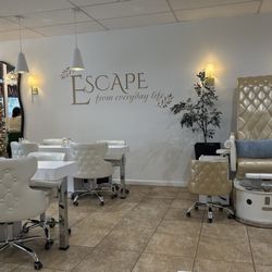 Maxwell Nails Salon
