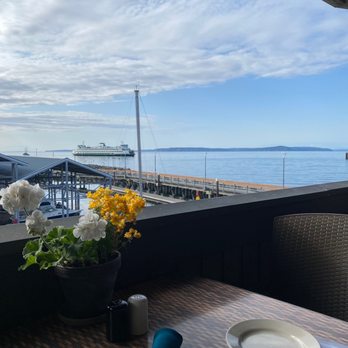 Arnies Restaurant Edmonds - Alfresco dining - Seafood Near Me - Edmonds, Washington Arnies Restaurant Edmonds - Alfresco dining - Seafood Near Me - Edmonds, Washington