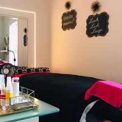 Lush Lash Lounge - Clean, quiet and relaxing lash salon.