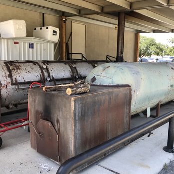 Killen's Barbecue - Smokers in the back - Barbeque Near Me - Pearland, Texas