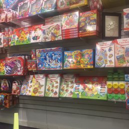 Large selection of crafts and well organized Large selection of crafts and well organized