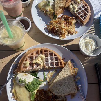 Breakers Breakfast, Brunch & Lunch - Chocolate chip waffle, sailor omelet, tropical squeeze smoothie, surf splash smoothie - Breakfast & Brunch Near Me - Pacifica, California
