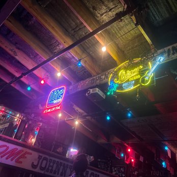 The Mean Eyed Cat - Dive Bars Near Me - Austin, Texas The Mean Eyed Cat - Dive Bars Near Me - Austin, Texas