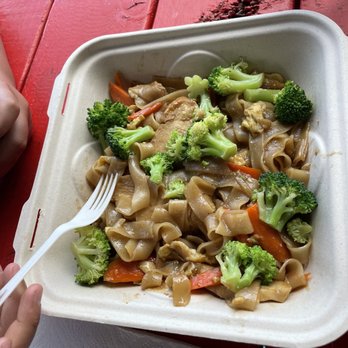 Ka-Lae Garden - Pad sew ew with chicken - Thai Near Me - Ocean View, Hawaii Ka-Lae Garden - Pad sew ew with chicken - Thai Near Me - Ocean View, Hawaii