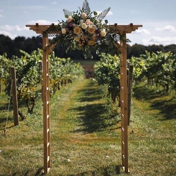 Freedom Run Winery - Ceremony - Wine Tasting Room Near Me - Lockport, New York