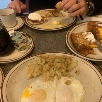 Station Coffee Shop - French toast - Diners Near Me - sound Beach, New York