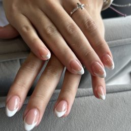 French tip! French tip!