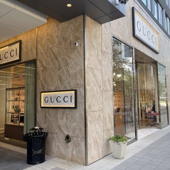 Gallerìa Shop This 7,000 Sq Ft Gucci Boutique Is Opening In Lenox Square