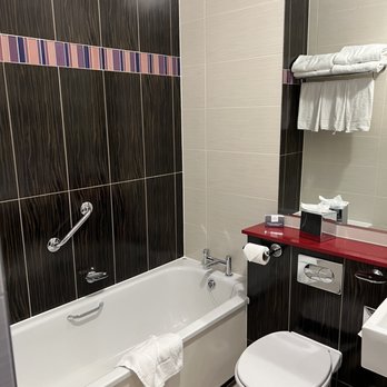 Crowne Plaza Blanchardstown - Tub - Hotels Near Me - Blanchardstown, D Crowne Plaza Blanchardstown - Tub - Hotels Near Me - Blanchardstown, D