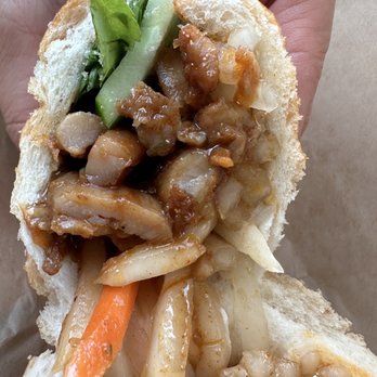 Le’s Banh Mi - Lemongrass chicken - Cafes Near Me - Honolulu, Hawaii Le’s Banh Mi - Lemongrass chicken - Cafes Near Me - Honolulu, Hawaii