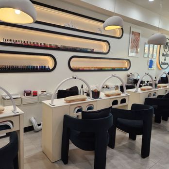 Beverly Hills Nail Spa - Nail stations - Nail Salons Near Me - Great Neck, New York