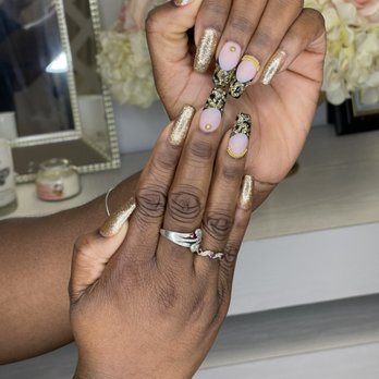 Spa De L’amore - Black and gold - Nail Salons Near Me - Ocala, Florida Spa De L’amore - Black and gold - Nail Salons Near Me - Ocala, Florida