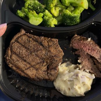 Carrabba's Italian Grill - 10oz sirloin, broccoli and mashed potatoes made to perfection! - Italian Near Me - Schererville, Indiana Carrabba's Italian Grill - 10oz sirloin, broccoli and mashed potatoes made to perfection! - Italian Near Me - Schererville, Indiana