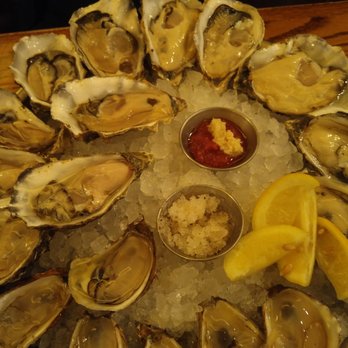 Shaw's Crab House - Half price oysters on Wednesday - Seafood Near Me - Chicago, Illinois