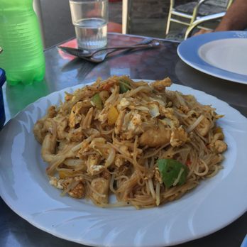 Tham Keong - Rice noodles and chicken. - Chinese Near Me - Lauterbrunnen, BE Tham Keong - Rice noodles and chicken. - Chinese Near Me - Lauterbrunnen, BE