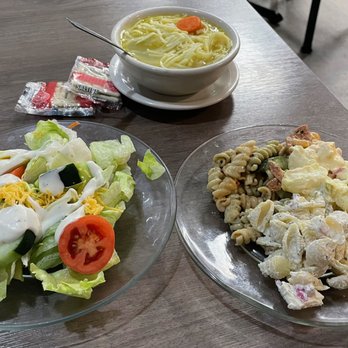 Dakota Diner - Unlimited Soup and Salad Bar - Diners Near Me - Dickinson, North Dakota