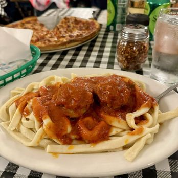 Mama Santa's - Spaghetti and Meatballs - Pizza Near Me - Cleveland, Ohio