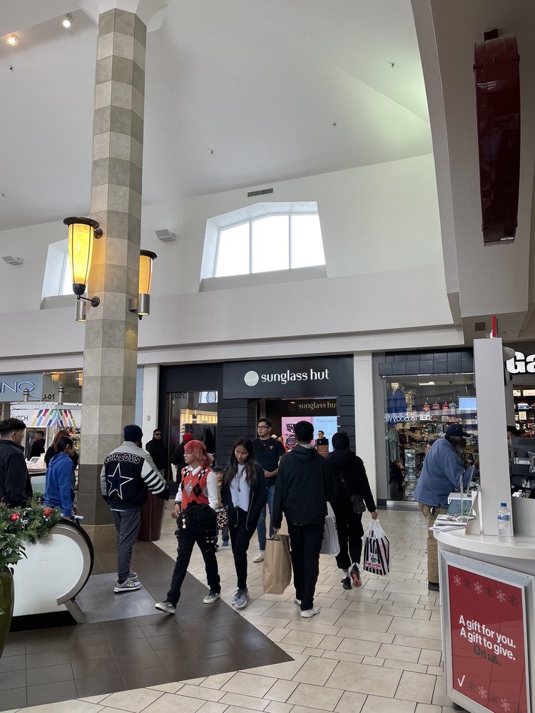 SUNGLASS HUT Updated October 2024 8401 Gateway Blvd W, El Paso, Texas Sunglasses Phone