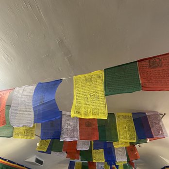 Momo Hut & Gardens - Himalayan/Nepalese Near Me - Toronto, Ontario