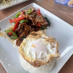 Delicious food excellent service! Come a visit this beautiful restaurant!