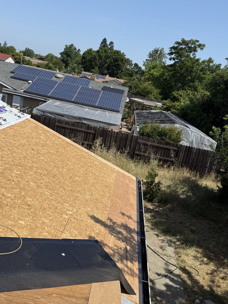 Slide of Gonzalez Roofing Pros