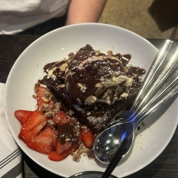 The Battery - Gluten-free brownie sundae - Salad Near Me - Homewood, Alabama The Battery - Gluten-free brownie sundae - Salad Near Me - Homewood, Alabama