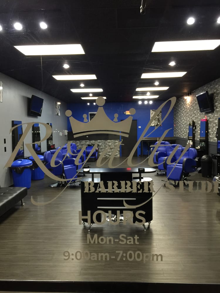 Royalty Barber Studio Logo