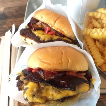 Shake Shack Inner Harbor - Two smoke shacks - Burgers Near Me - Baltimore, Maryland Shake Shack Inner Harbor - Two smoke shacks - Burgers Near Me - Baltimore, Maryland