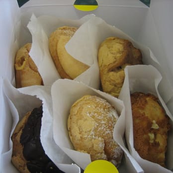 Beard Papa's - chocolate, vanilla, pumpkin, cookie crust, and eclair..:) - Desserts Near Me - Los Angeles, California Beard Papa's - chocolate, vanilla, pumpkin, cookie crust, and eclair..:) - Desserts Near Me - Los Angeles, California