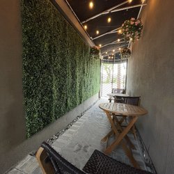 Private back alley