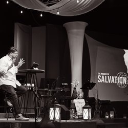 Mustang Creek Community Church - Preach Pastor!
