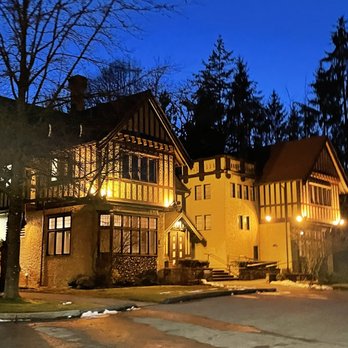 Hart House Restaurant - Seafood Near Me - Burnaby, British Columbia