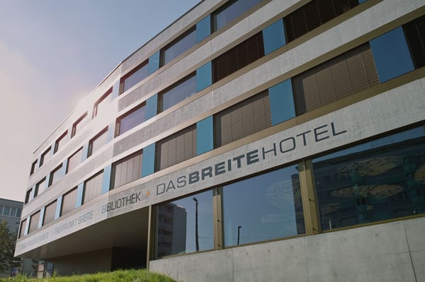 Dasbreitehotel by null
