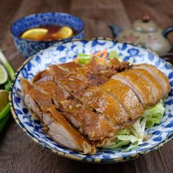 China-Restaurant Chau - Hausgeröstete Ente mit Gemüse und süß saurer Sauce