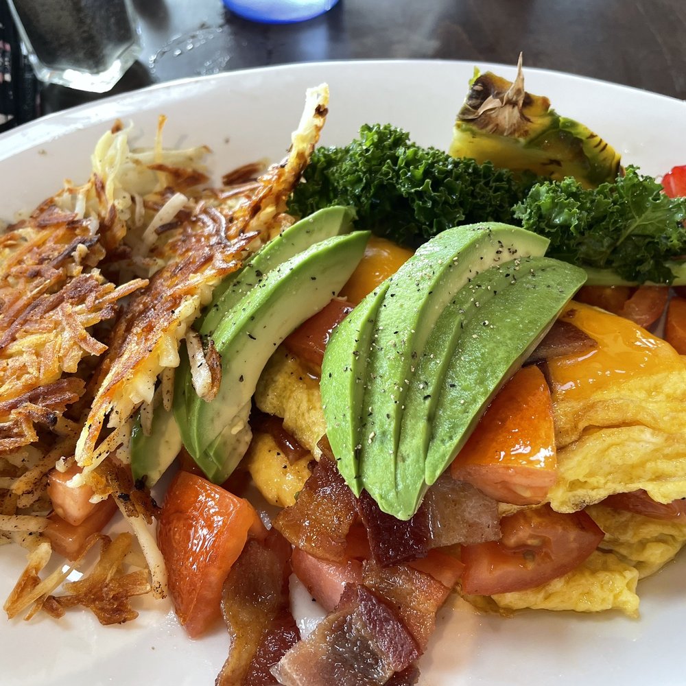 Hermosa omelette with perfect avocados