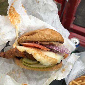 Macho Burgers - Food Trucks Near Me - Kenmore, Washington