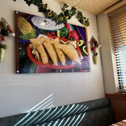 Garcia's Kitchen - Decor