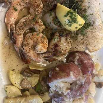 AB Kitchen - Shrimp and scallops - New American Near Me - Atlantic Beach, Florida