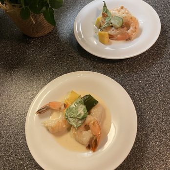 Alinea - Poached prawns with Thai curry, cucumber mango and Thai aroma salt. - New American Near Me - Chicago, Illinois