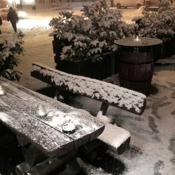 Local Cure - Der Biergarten in schneereichen Zeiten - Irish Pub Near Me - Garmisch-Partenkirchen, BY