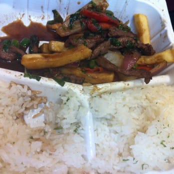 El Huarique - Attacking this Lomo Saltado in Venice Beach! - Peruvian Near Me - Venice, California El Huarique - Attacking this Lomo Saltado in Venice Beach! - Peruvian Near Me - Venice, California