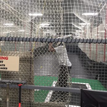 Mannino's Grand Slam USA - Indoor Coin Operated machines -Baseball/Softball - Batting Cages Near Me - Dublin, Ohio