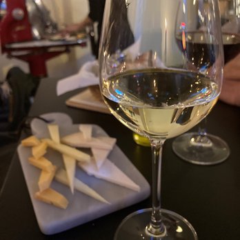 Ona - Wine Bars Near Me - Gent, VOV Ona - Wine Bars Near Me - Gent, VOV