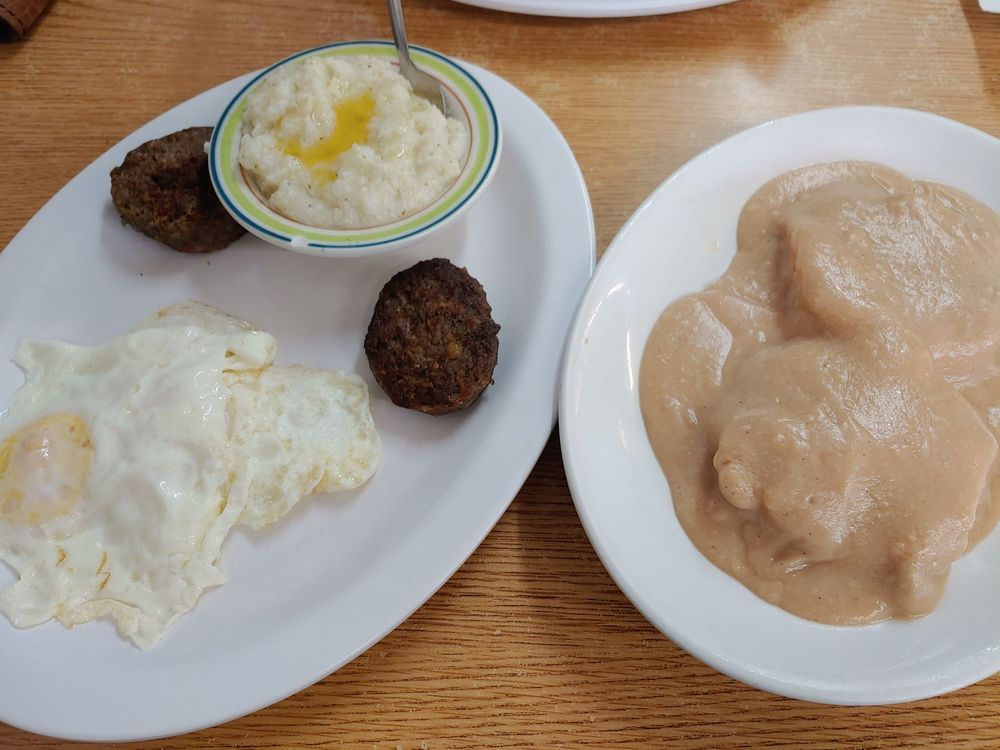 SHERRILL’S PIONEER RESTAURANT Updated November 2024 31 Photos & 45