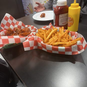 The pizza hub - Pizza Near Me - Riverside, California The pizza hub - Pizza Near Me - Riverside, California